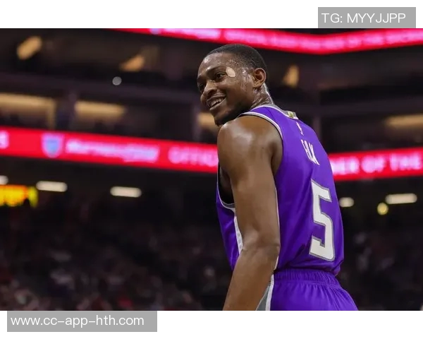 福克斯表现出色20投10中砍下全场最高26分助球队赢得胜利