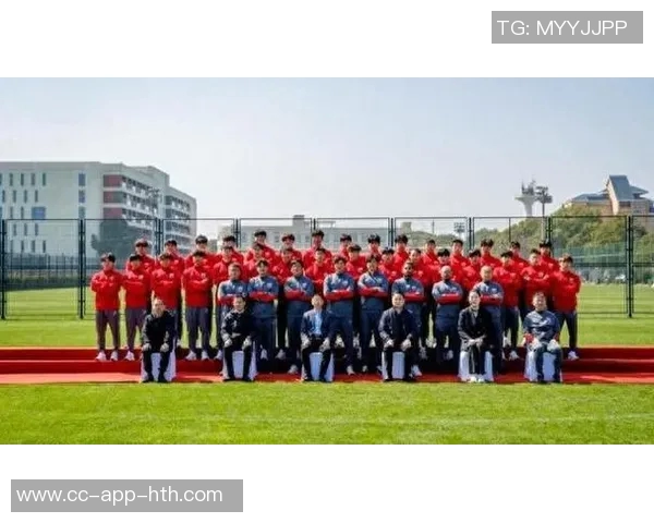 上海海港队提前集结备战训练中中秋节期间不放松全力以赴迎接挑战